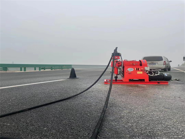 永福马路路基路面开裂下沉注浆加固灌浆