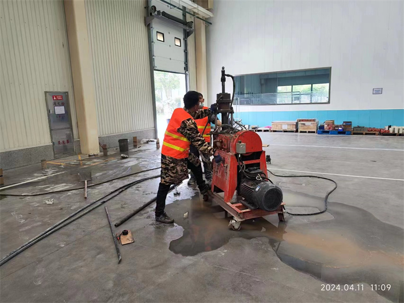 永福厂房地面下沉塌陷注浆加固施工